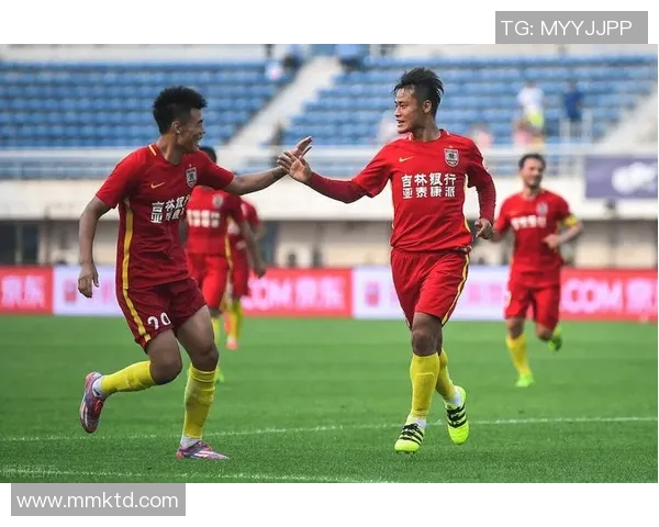 谭龙精准射门助力球队逆转胜利展现超强个人能力