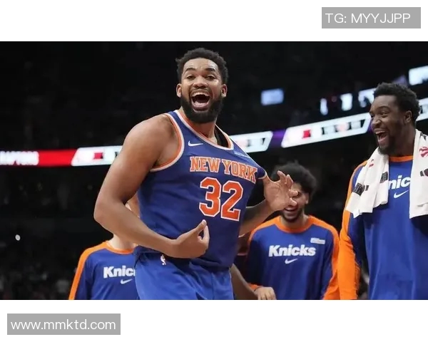 尼克斯新援狂砍30分创队史纪录，球迷称其为得分机器